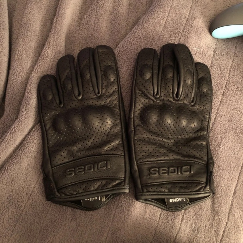 Sedici riding gloves